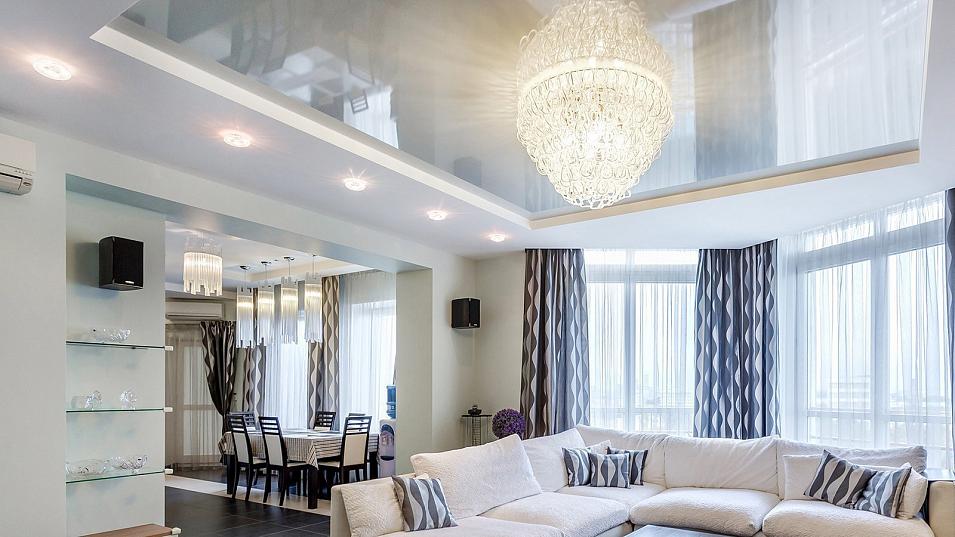 За счет конструкции зрительно увеличивает высоту помещения.